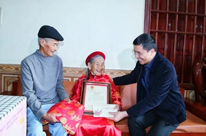 Quan tâm chăm lo cho các đối tượng chính sách, người cao tuổi, hộ có hoàn cảnh khó khăn