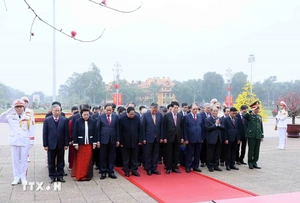 Lãnh đạo Đảng, Nhà nước vào Lăng viếng Bác nhân dịp Tết Nguyên đán Bính Ngọ