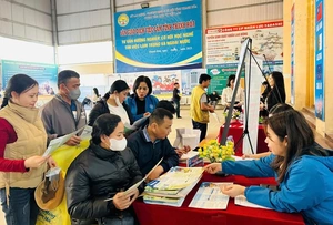 Mở rộng “lưới an sinh” cho lao động tự do