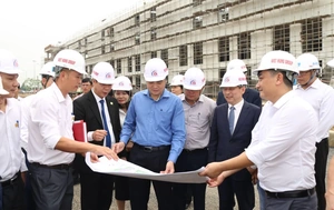 Chủ tịch UBND tỉnh Nguyễn Hoài Anh kiểm tra tiến độ thi công Dự án Thung lũng Gốm sứ Asean Việt Nam