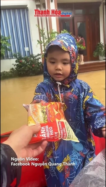 Ấm áp tình người xứ Thanh trong lũ dữ
