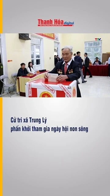 Cử tri xã Trung Lý phấn khởi tham gia ngày hội non sông