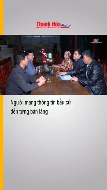 Người mang thông tin bầu cử đến từng bản làng