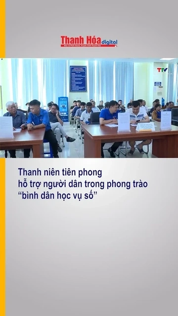 Thanh niên tiên phong hỗ trợ người dân trong phong trào “bình dân học vụ số”