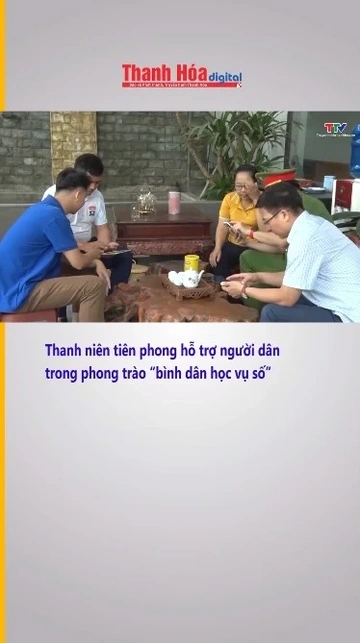 Thanh niên tiên phong hỗ trợ người dân trong phong trào “bình dân học vụ số”