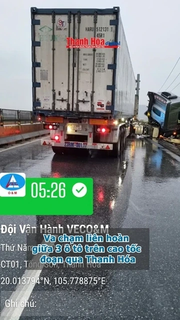 Va chạm liên hoàn giữa 3 ô tô trên cao tốc đoạn qua Thanh Hóa