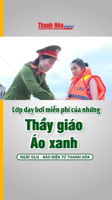 Lớp dạy bơi miễn phí của những “thầy giáo áo xanh”