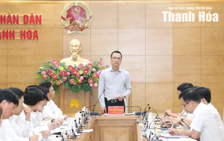 Chủ tịch UBND tỉnh Tô Anh Dũng làm việc với Ban Quản lý Khu Kinh tế Nghi Sơn và các Khu công nghiệp