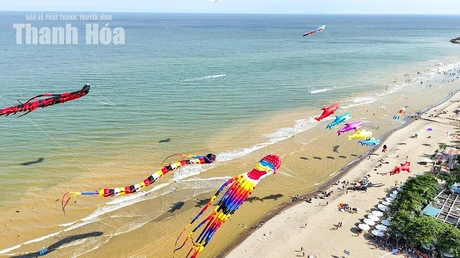 Lần đầu tiên Festival diều được tổ chức tại phố biển Sầm Sơn
