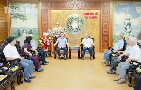 Chủ tịch UBND tỉnh Tô Anh Dũng tiếp và làm việc với Ban Chủ nhiệm Câu lạc bộ Hàm Rồng