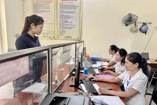 Xây dựng chính quyền vì Nhân dân phục vụ