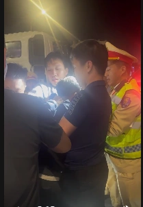 Bắt giữ đối tượng lừa cho đi nhờ xe ô tô để cướp tài sản