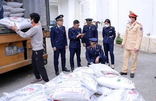Kiên quyết đấu tranh ngăn chặn, đẩy lùi tình trạng buôn lậu, gian lận thương mại, hàng giả, xâm phạm quyền sở hữu trí tuệ