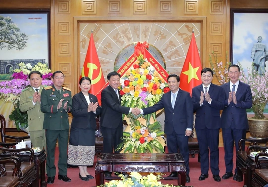 Đoàn đại biểu cấp cao tỉnh Hủa Phăn chúc Tết Bính Ngọ tỉnh Thanh Hóa