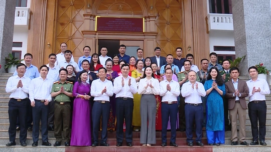 Chủ tịch UBND tỉnh Nguyễn Hoài Anh gặp gỡ kiều bào Thanh Hóa tại Hủa Phăn (Lào)