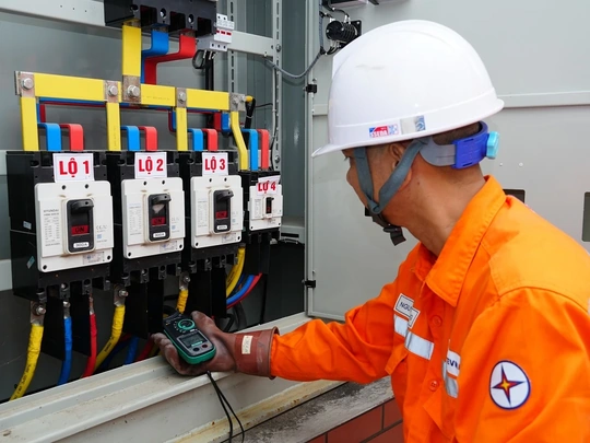 Linh hoạt trong điều hành phụ tải và tăng cường các giải pháp tiết kiệm điện mùa nắng nóng