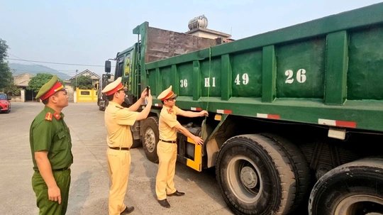 Kiểm tra, rà soát gần 1.000 phương tiện có tải trọng trên 15 tấn