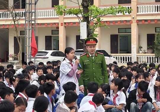 Bảo vệ học sinh trước tội phạm và tệ nạn xã hội