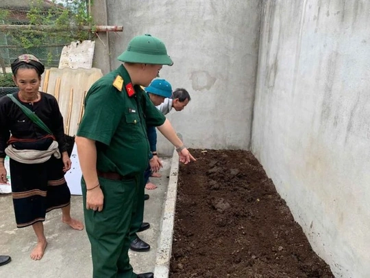 Trao cần câu sinh kế – Mô hình nuôi giun quế giúp hộ nghèo vươn lên