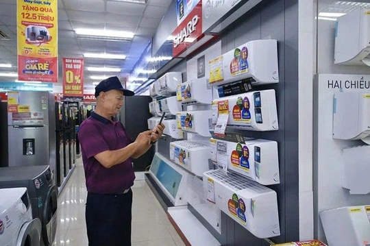 Thị trường thiết bị “hạ nhiệt” vào mùa