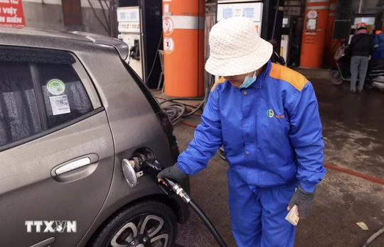 Kéo dài việc giảm thuế nhập khẩu một số mặt hàng xăng dầu về 0% đến 30/6/2026