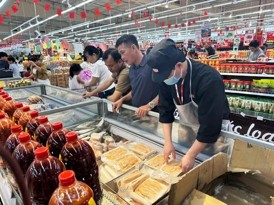 Hải sản “đắt hàng” dịp nghỉ lễ