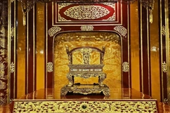 Trưng cầu giám định tâm thần đối tượng ngồi lên ngai vàng ở Điện Thái Hòa