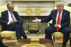 Ông Trump: Tốt hơn là để Ukraine và Nga chiến đấu một thời gian