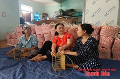 Người phụ nữ khuyết tật giàu lòng nhân ái