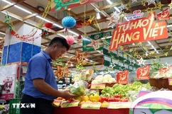 Giám sát chặt chẽ biến động giá cả, đặc biệt là hàng hóa, dịch vụ thiết yếu