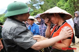 Đồng sức, đồng lòng cùng đồng bào vùng lũ