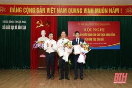 Công bố quyết định bổ nhiệm Hiệu trưởng Trường ĐH Hồng Đức và Phó Giám đốc Sở GD&ĐT Thanh Hóa