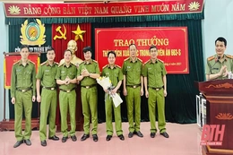 Trao thưởng cho Ban chuyên án 663 - S của Công an TP Thanh Hóa
