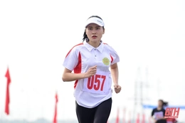 Những bóng hồng trên đường chạy Giải việt dã Báo Thanh Hóa