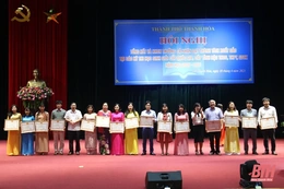TP Thanh Hóa khen thưởng cho các cá nhân đạt thành tích xuất sắc tại các kỳ thi học sinh giỏi cấp quốc gia và cấp tỉnh