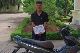 Lợi dụng đêm tối, 1 đối tượng đi mua ma túy đá về sử dụng