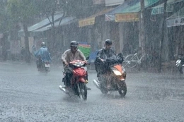 Mưa lớn diện rộng, cảnh báo lũ trên các sông ở Bắc Bộ, từ Thanh Hóa đến Quảng Bình