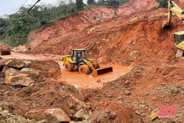 Quốc lộ 15C đoạn qua bản Kéo Té đã được thông tuyến
