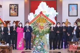 Bí thư Tỉnh ủy Đỗ Trọng Hưng chúc mừng các linh mục, chức sắc,  đồng bào Công giáo đón mừng lễ Giáng sinh năm 2021 vui vẻ, an lành, hạnh phúc
