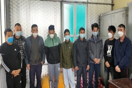 Một ngày phá 2 “sới” bạc, thu giữ gần 100 triệu đồng