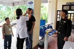 Không có mặt đúng thời gian khám sức khỏe nghĩa vụ quân sự sẽ bị phạt đến 12 triệu đồng