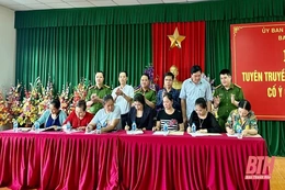 Tuyên truyền, phổ biến pháp luật  tại chợ đầu mối Đông Hương
