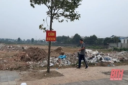 Cần chấn chỉnh tình trạng đổ trộm rác thải ra môi trường
