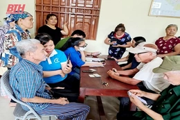 Phụ nữ Thanh Hóa  tuyên truyền, hướng dẫn, hỗ trợ người dân cài đặt, kích hoạt và sử dụng tài khoản định danh điện tử
