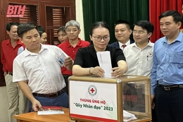Dấu ấn “sắc áo đỏ”