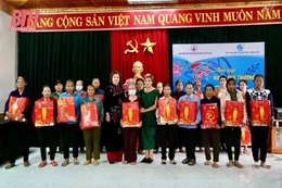 Liên hiệp Hội phụ nữ Việt Nam tại CHLB Đức trao quà cho hội viên, phụ nữ khó khăn huyện Yên Định