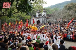 Lung linh miền di sản