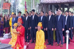Dâng hương tại các di tích lịch sử trên địa bàn huyện Thọ Xuân