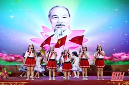 Đặc sắc chương trình văn nghệ “Sức sống trẻ” và trình diễn áo dài
