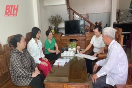 Những cầu nối tình làng nghĩa xóm
